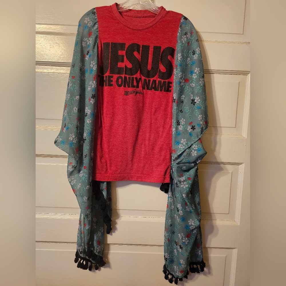 Red Big Daddy Weave "Jesus" Graphic Tee with Floral Kimono Sleeves OSFM